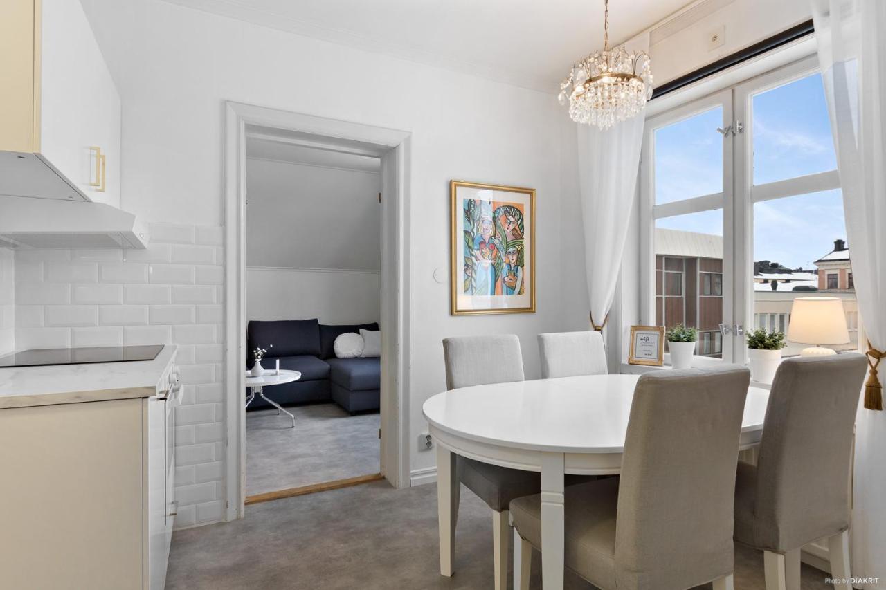 Hernoerum Storgatan - Centrala Laegenheter Härnösand Exterior foto
