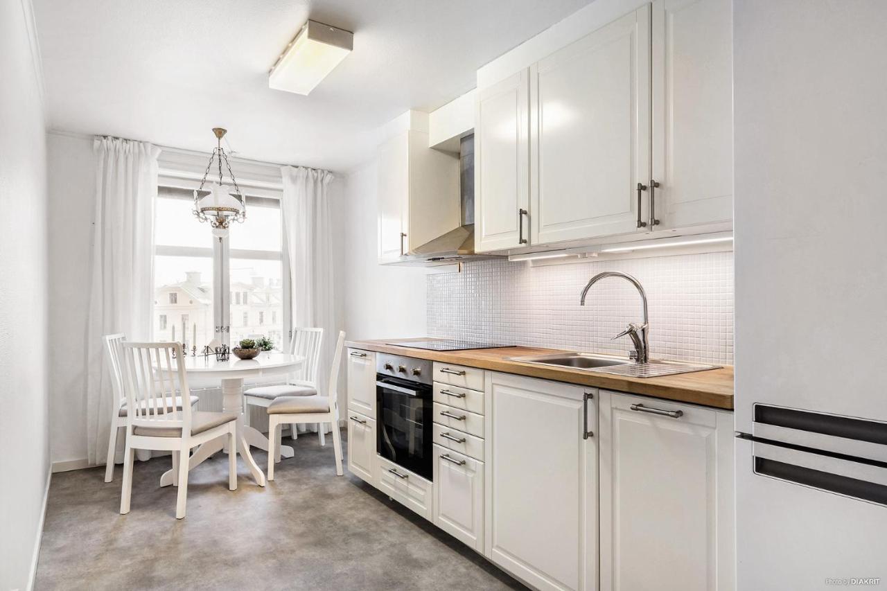Hernoerum Storgatan - Centrala Laegenheter Härnösand Exterior foto